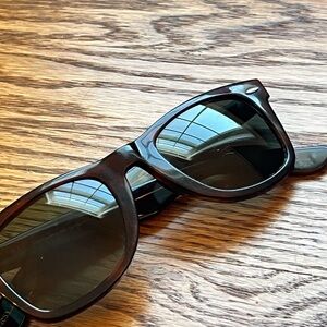 Ray Ban Bausch & Lomb Vintage tortoise Wayfarers from the 1980s! Unisex
